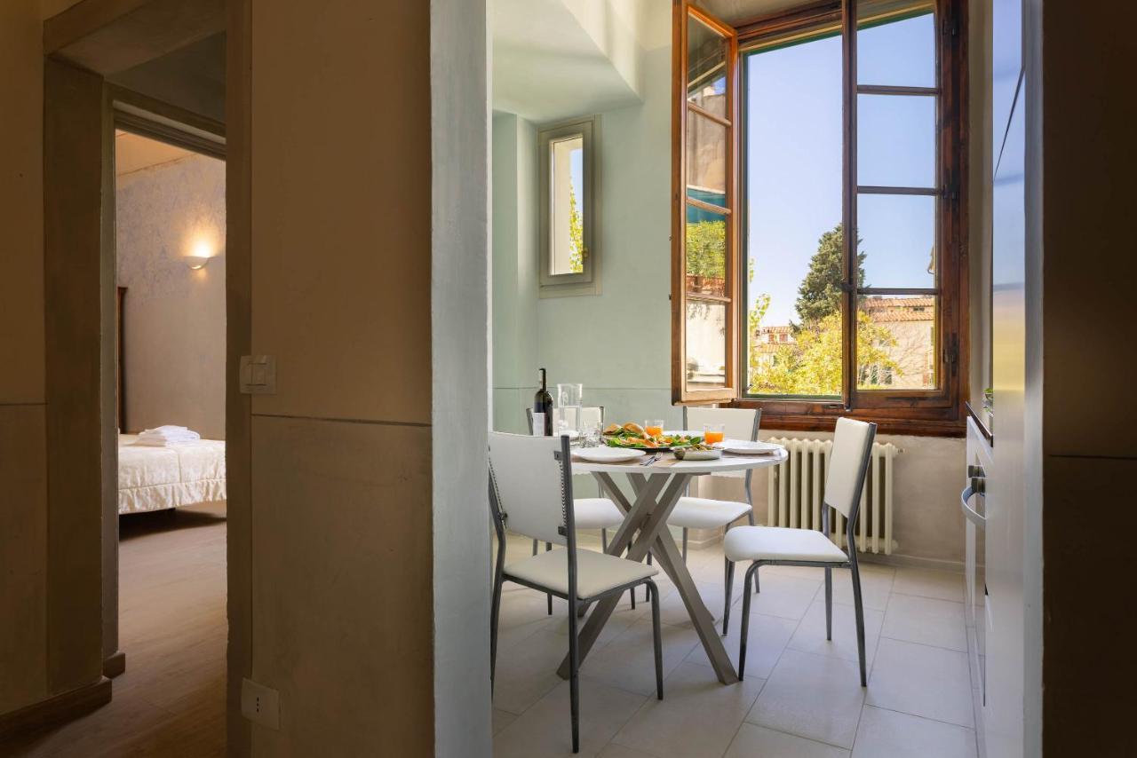 Pensión Novella House 2*