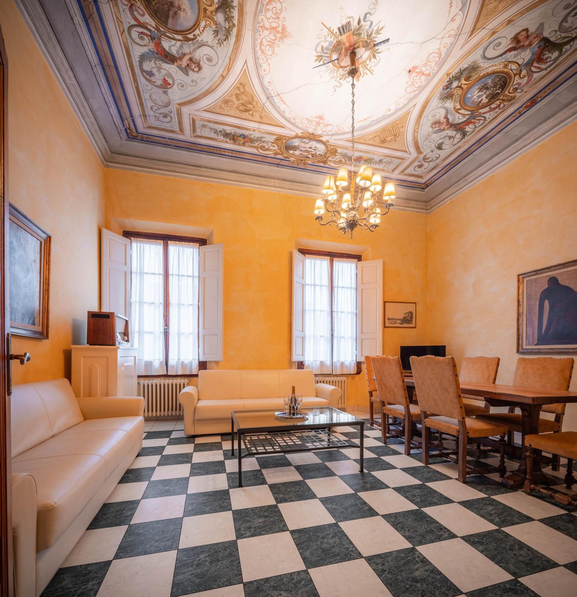 Pensión Novella House